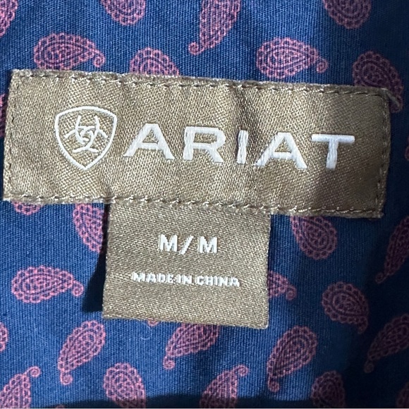 Men's Ariat button down shirt, Med. Cotton/spandex, paisley. Office, date night - Picture 10 of 10
